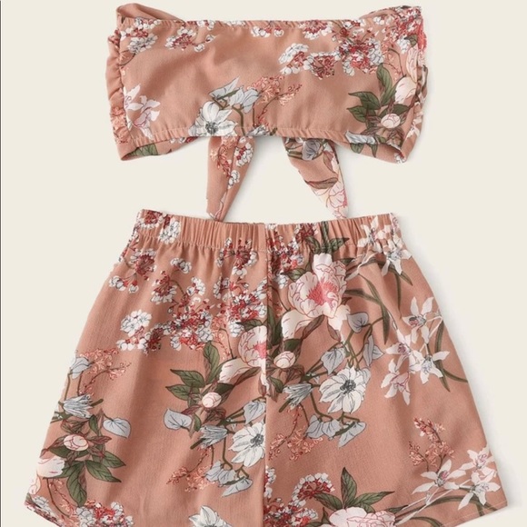 Matching set - Floral Front Knot Top & Shorts - Picture 2 of 6